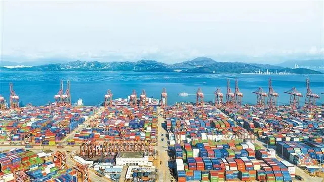 105臺(tái)儲(chǔ)能柜裝船出海 新能源產(chǎn)品成為深圳出口新動(dòng)能