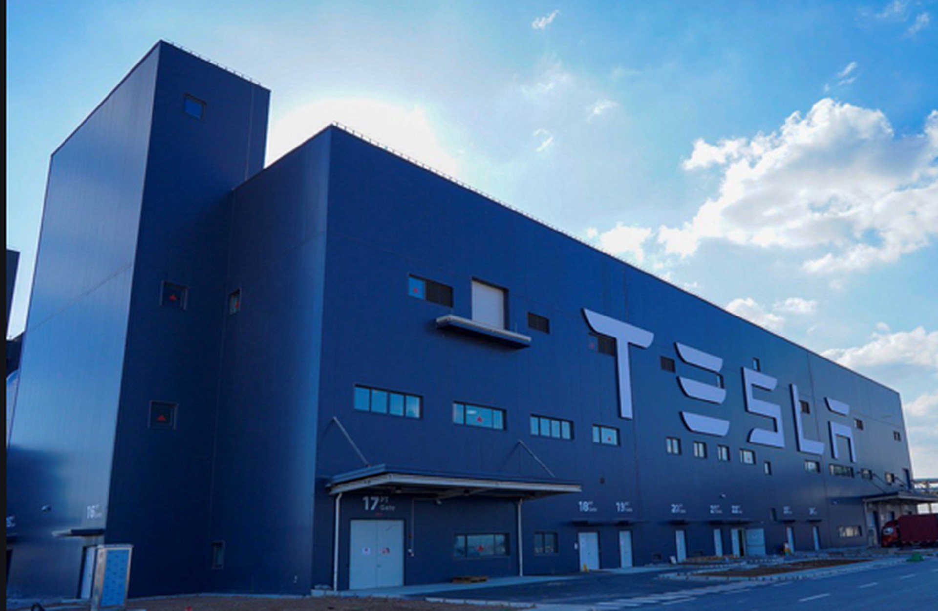 特斯拉在儲能業(yè)務持續(xù)發(fā)力，寧德時代比亞迪步步緊逼