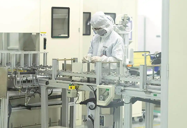 廣東首條半固態(tài)儲能電池產(chǎn)線投產(chǎn) 未來將進一步擴建生產(chǎn)線