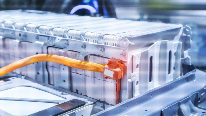 今年前8個月國內(nèi)儲能電池及系統(tǒng)投擴產(chǎn)超3000億元